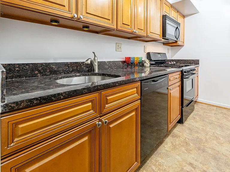 600 Roosevelt Blvd #415 — Photo 8