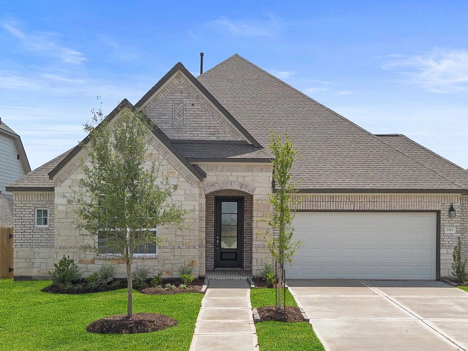 Welcome home to 1915 Quarry Harbor Drive located in the community of StoneCreek Estates zoned to Lam