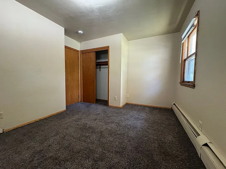 616 Ivy Ave E — Photo 4