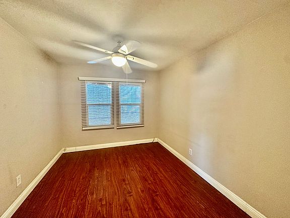 3rd image of 2044-2050 Thomas Ave #2046