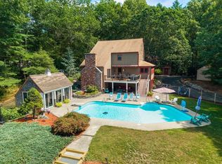 14 Woodview Dr, Lakeville, MA 02347