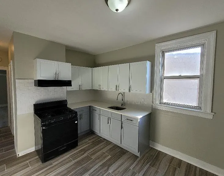 429 S 6th St #2 — Photo 1