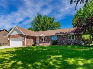 2730 E Leach Ave, Des Moines, IA 50320