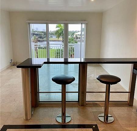 3rd image of 550 Bayshore Dr APT 411
