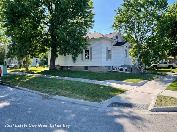 1003 Mackinaw St, Saginaw, MI 48602