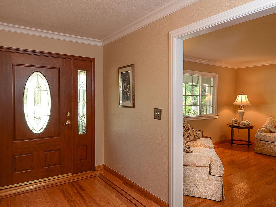1st image of 13587 Sycamore Dr