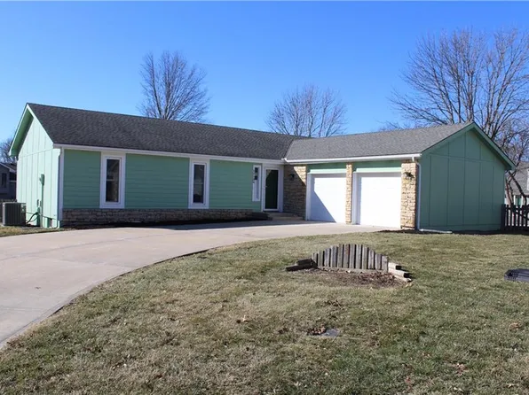 15124 S Kaw Dr, Olathe, KS 66062
