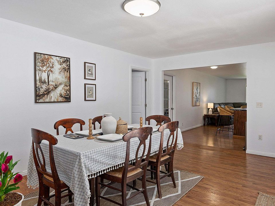 1st image of 106 Maplewood Cir