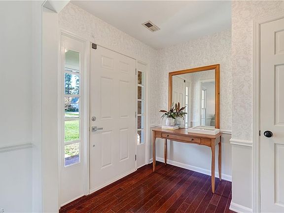 2nd image of 18 Hastings Cir