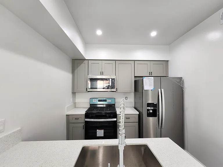 6515--6513 Florence Place Bell Gardens Circle 6313 #A-6315 — Photo 3