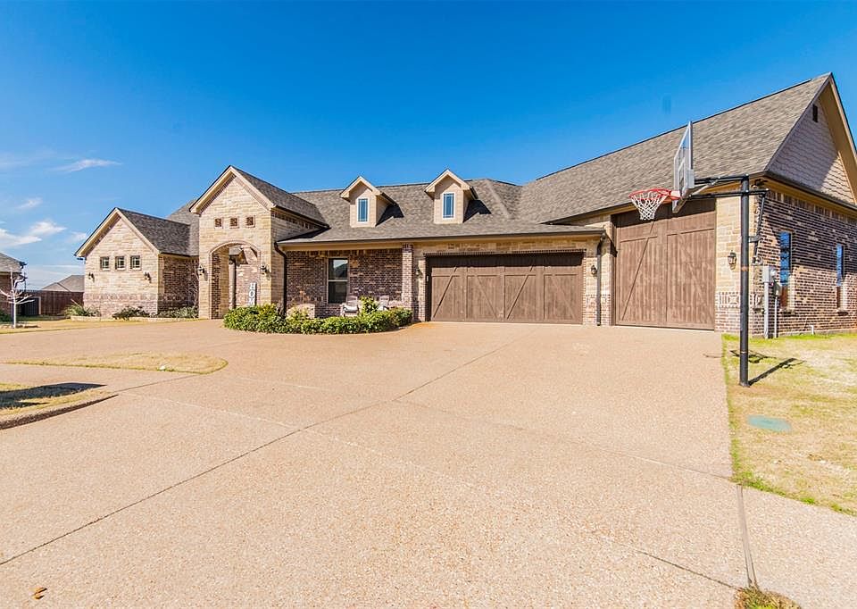 1st image of 901 Joshua Ct