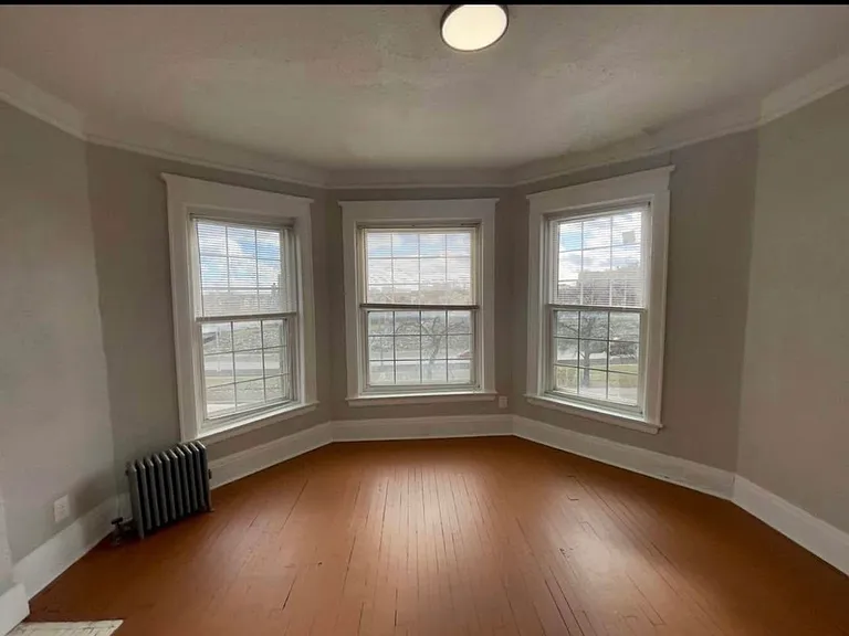 287 E Edsel Ford Fwy #1-8 — Photo 15