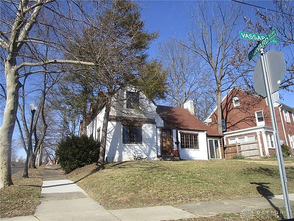 2nd image of 39 Vassar Dr