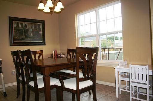 5th image of 1025 Applewood Cir