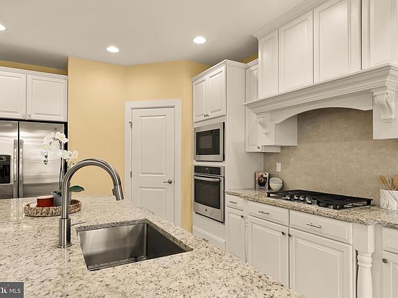 5th image of 33415 Bridgehampton Ln
