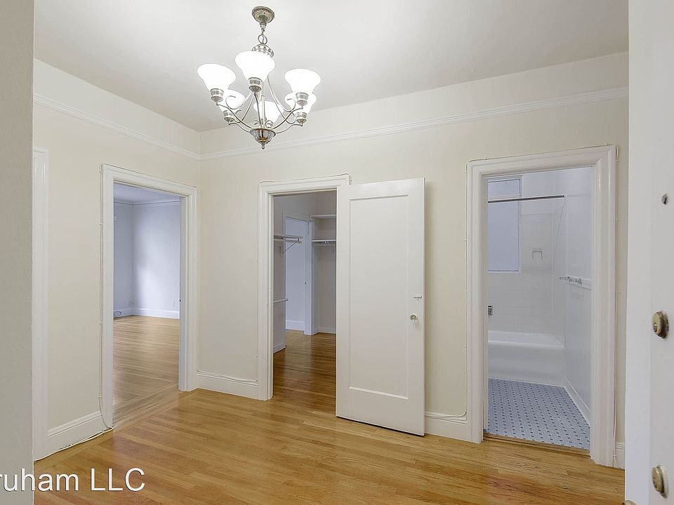 1st image of 3366 Pierce St APT 204