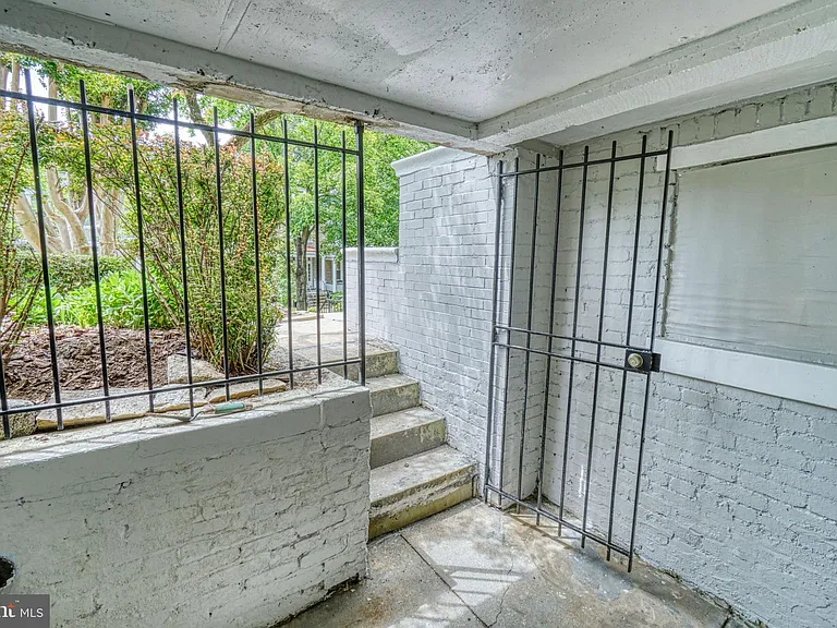 1821 Kilbourne Pl NW — Photo 35