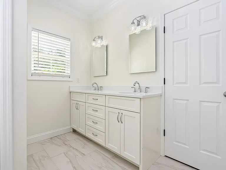 327 Byrd St — Photo 21