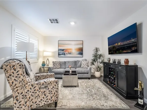 12235 Glass Desert Rd #2, Las Vegas, NV 89183