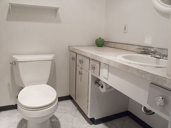 3rd image of 2120 Interbay Dr