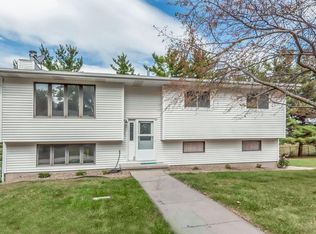 2200 Deb Ann Ln NE, Cedar Rapids, IA 52402