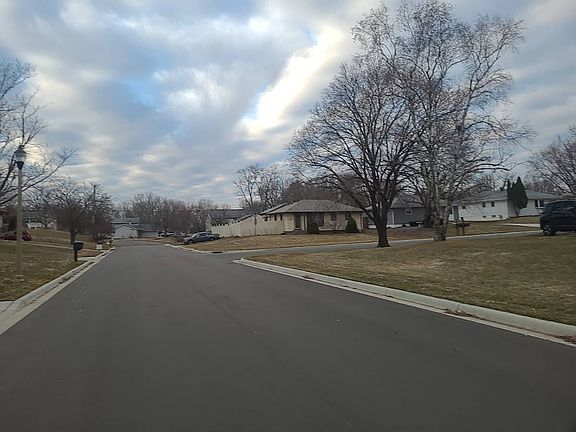 5th image of 549 Grovner Ave N
