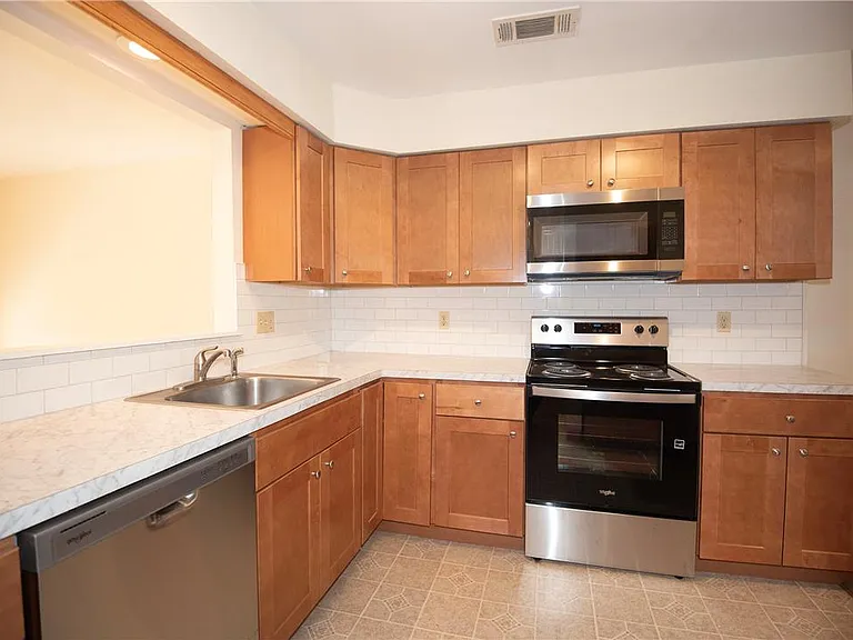 8324 Willow Run — Photo 9