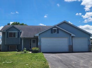 6259 Forest Boulevard Trl, Wyoming, MN 55092