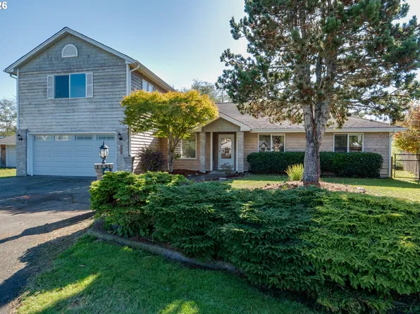90238 Shoreline Dr, Warrenton, OR 97146