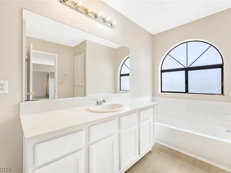 5818 Cinnabar Ave — Photo 17