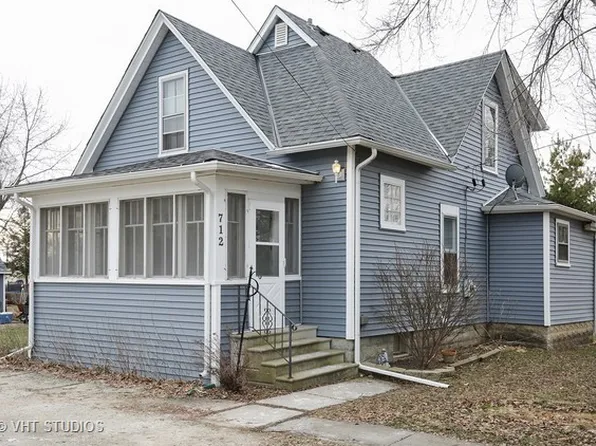 712 Elm St, Maple Park, IL 60151