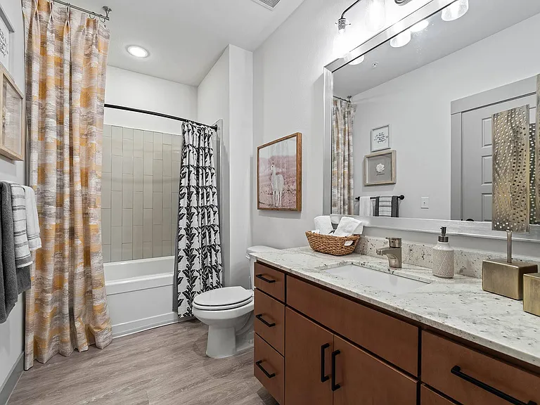 Knox at Metrocenter Apartments — Photo 29