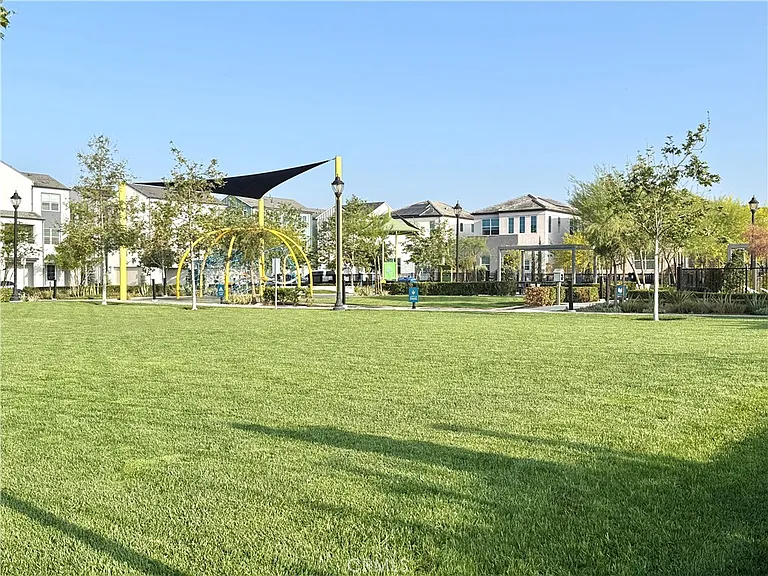 4553 S Patterson Paseo — Photo 16