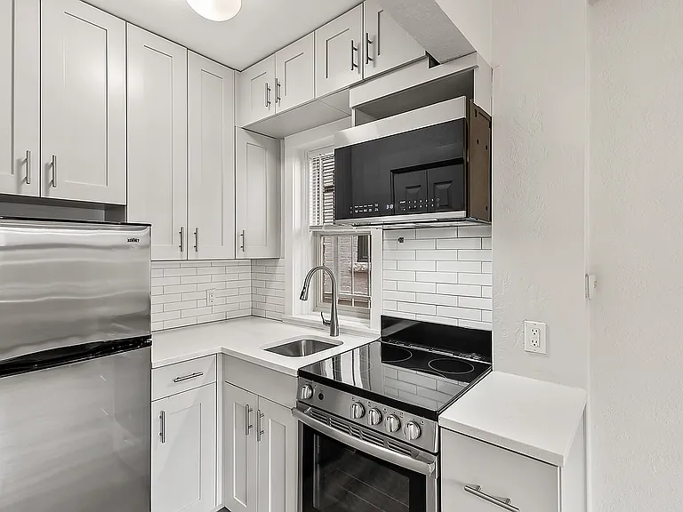 1236 N Marion St — Photo 16