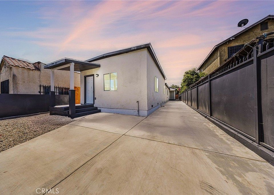 1st image of 126 & 126-1/2 W Century Blvd