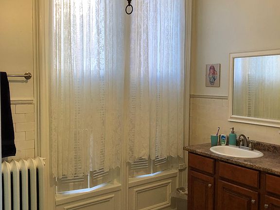 5th image of 493 Broadway APT 3