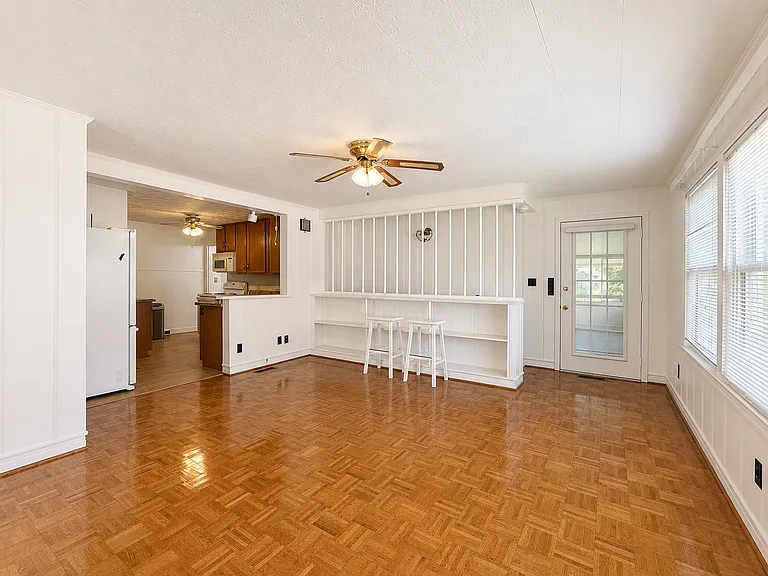 800 Locust St — Photo 11