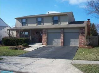 8425 Eldorado Dr, Powell, OH 43065