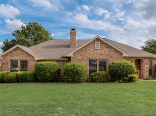 110 Willow Ln, Waxahachie, TX 75165