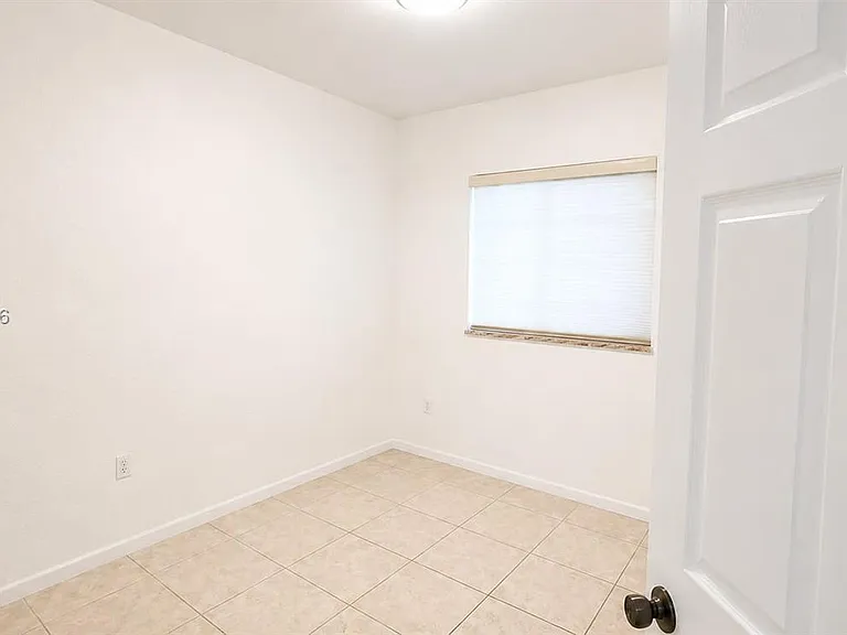 7931 Tuscany Ct #7931 — Photo 8