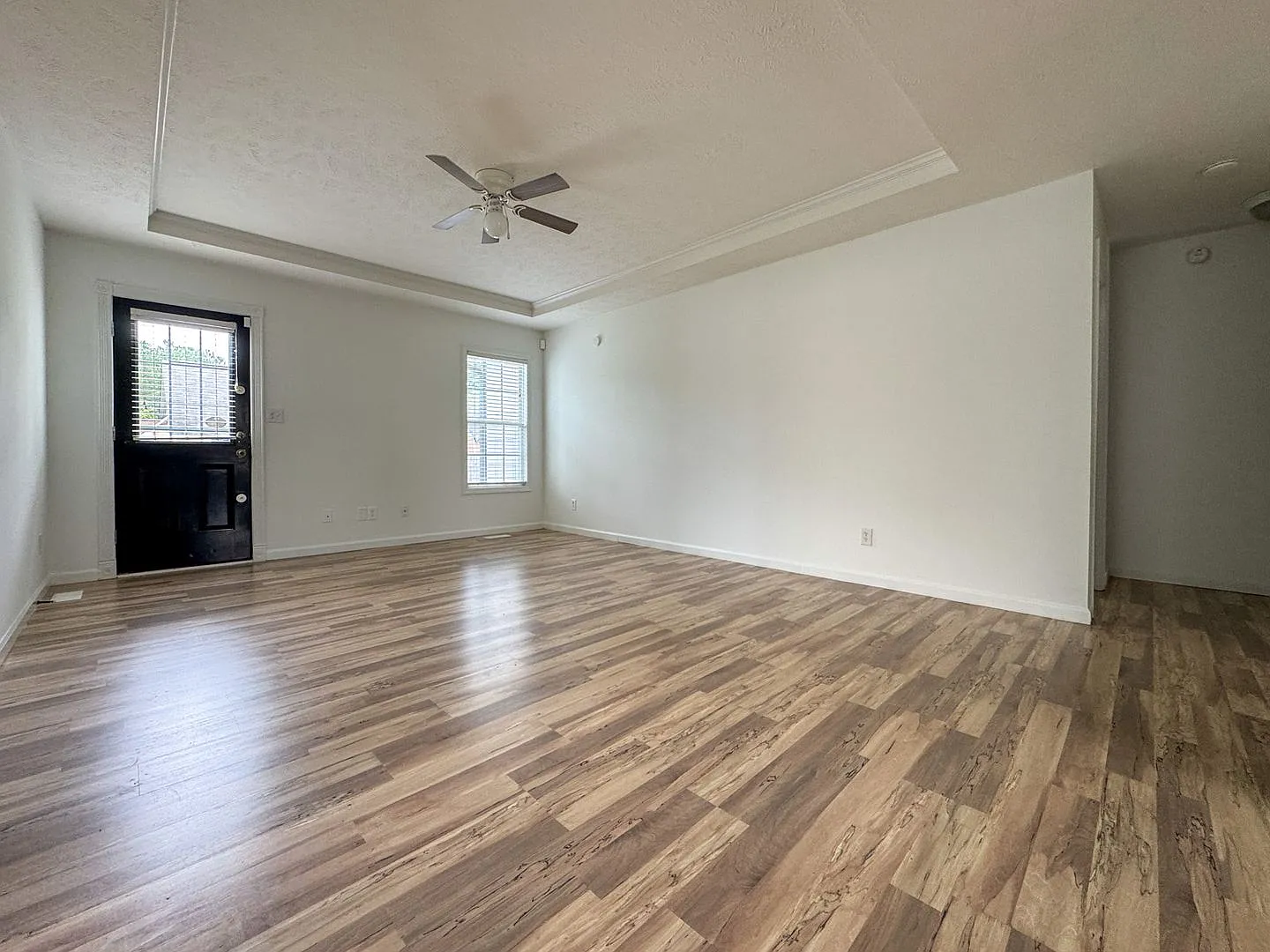 Lovely 3 Bed 2 Bath Home with Bonus Room — Photo 4