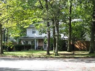1st image of 16 Canterbury Dr