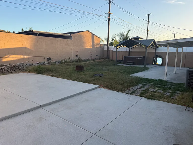 2106 W Olive Ave — Photo 7
