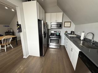 1338 N Lasalle St #4, Chicago, IL 60610