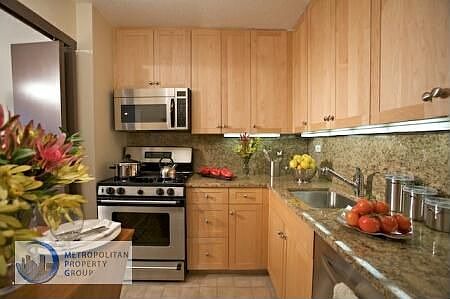 2nd image of 30 Waterside Plz APT 21F