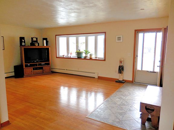 2nd image of 180 Butternut Dr