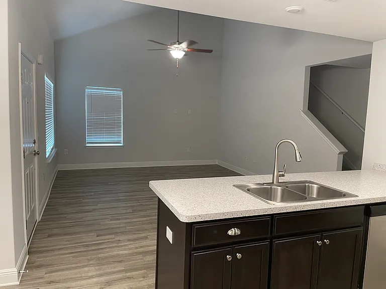 6204 Cardinal Cove Ln — Photo 3