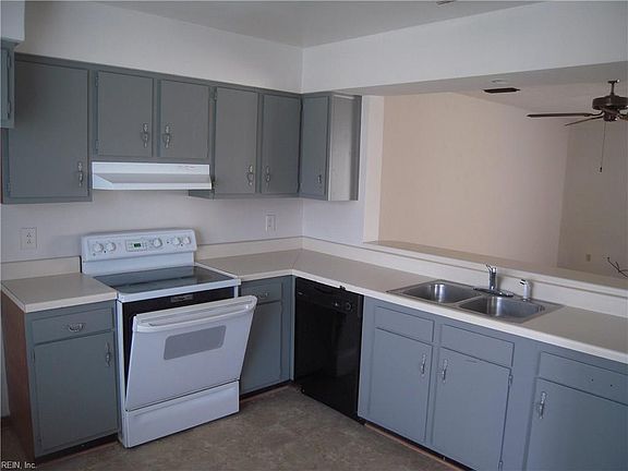 4th image of 3939 Lantana Pl