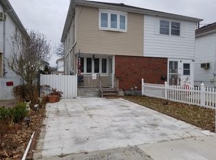 12 Xenia St, Staten Island, NY 10305