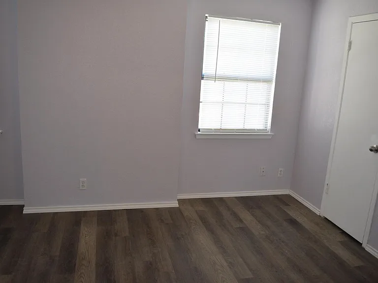 8119 Scottshill — Photo 9